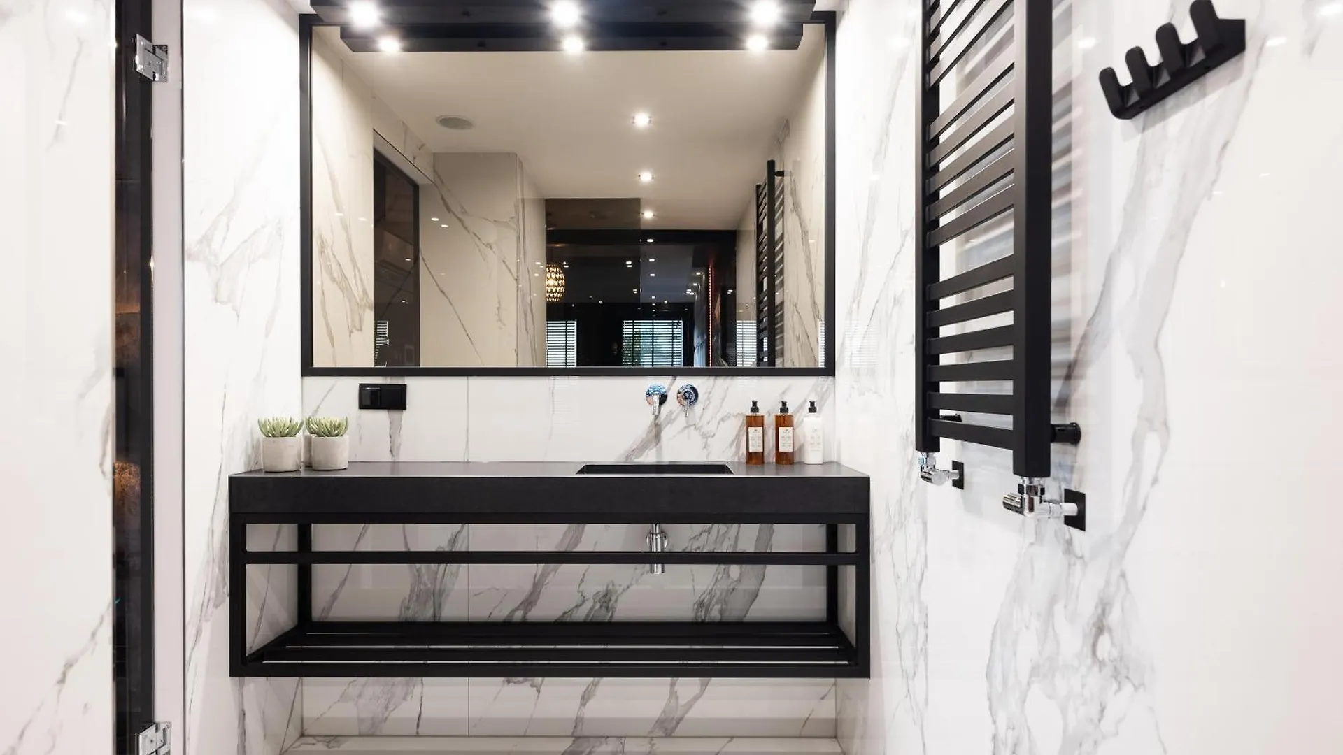 Apartament Art Penthouse With Jacuzzi - Krakow Center 0*,  Polska