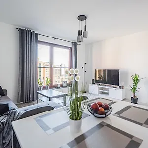 piekny-apartament-w-centrum-wroclawia-500-m-od-rynku.hotelswroclaw.com/